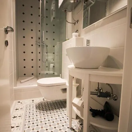 Luxury Living * Split
